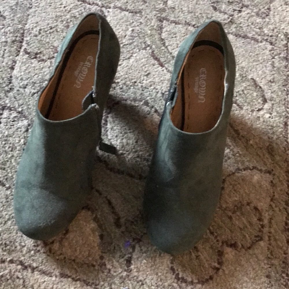 Booties - Picture 4 of 4